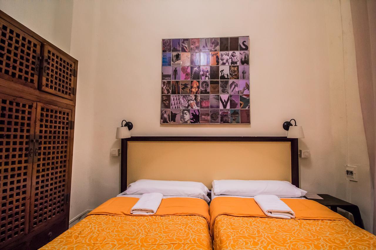 Nuevo Suizo Bed and Breakfast Siviglia Esterno foto