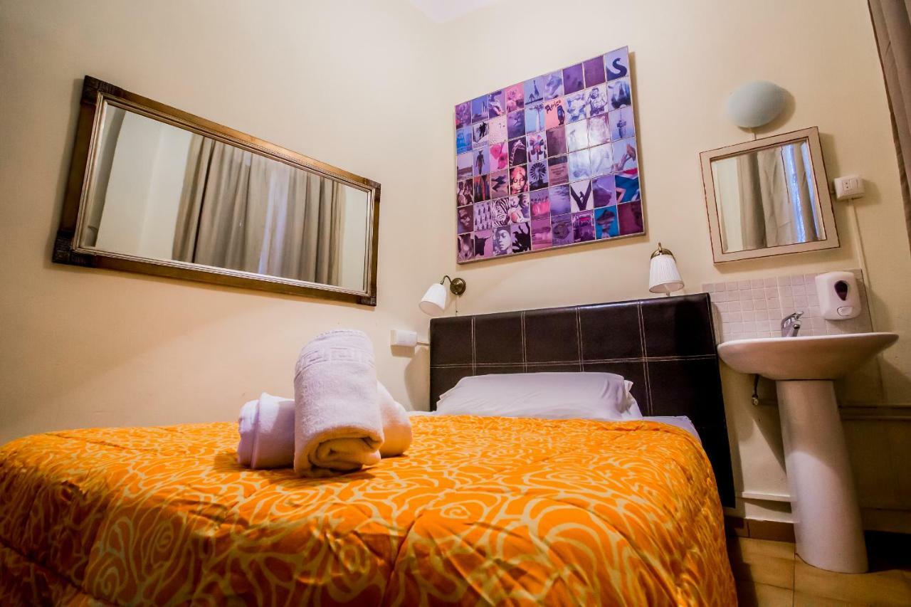 Nuevo Suizo Bed and Breakfast Siviglia Esterno foto