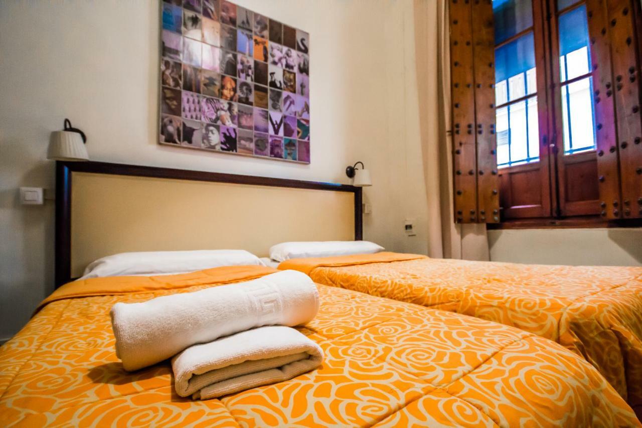 Nuevo Suizo Bed and Breakfast Siviglia Esterno foto